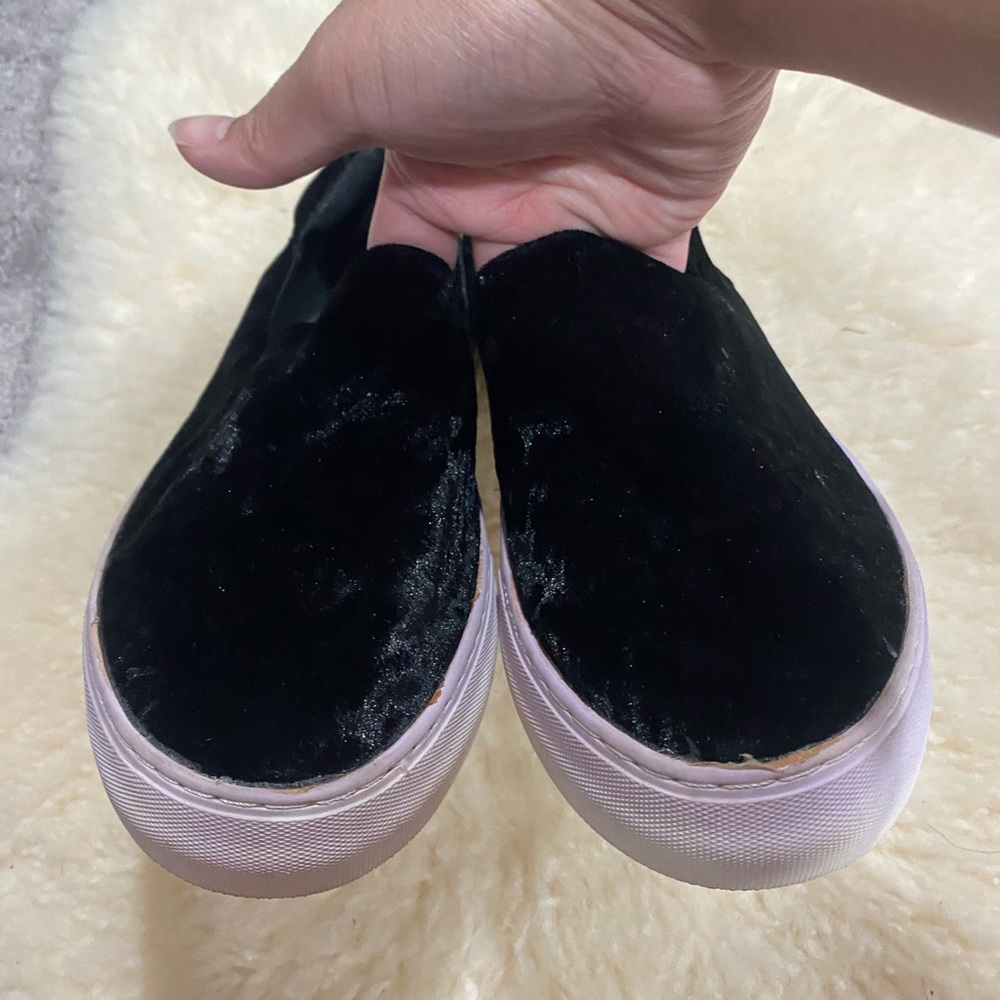J/Slides shoes - Picture 2 of 7